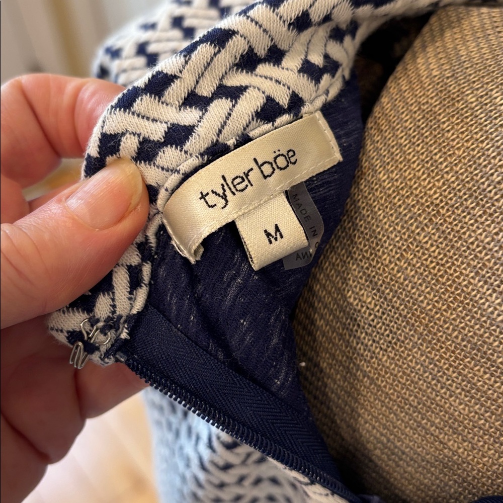 Tyler Boe Navy and White Textured Pleated Pocket Short Sleeve Dress - Picture 8 of 9